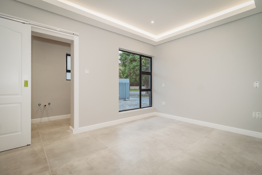 4 Bedroom Property for Sale in Denver Park Western Cape